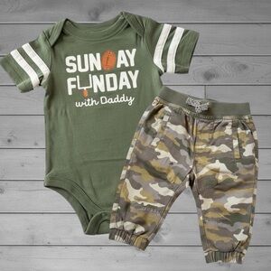 Green 'Sunday Funday with Daddy' Bodysuit & Camo Joggers Set